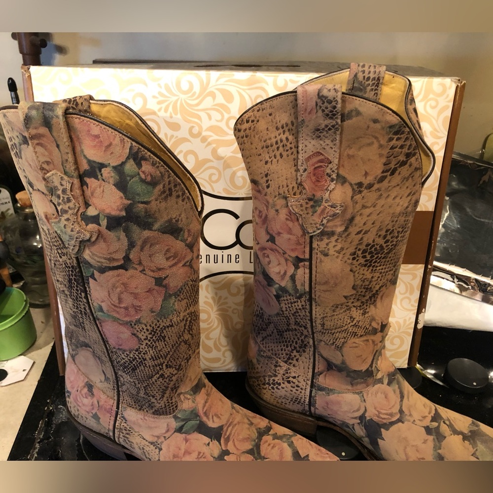 NEW IN BOX COFI LEATHER CARA FLORAL TAPESTRY WESTERN BOOTS